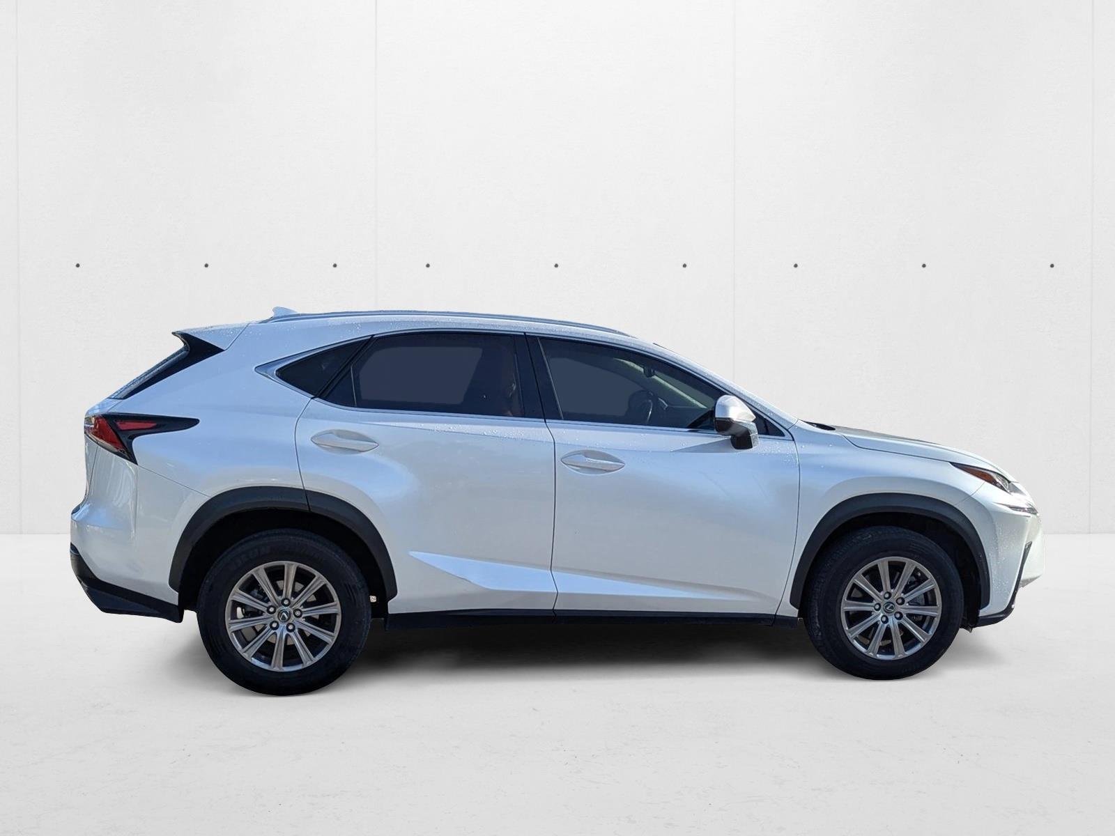 2020 Lexus NX 300 photo 4