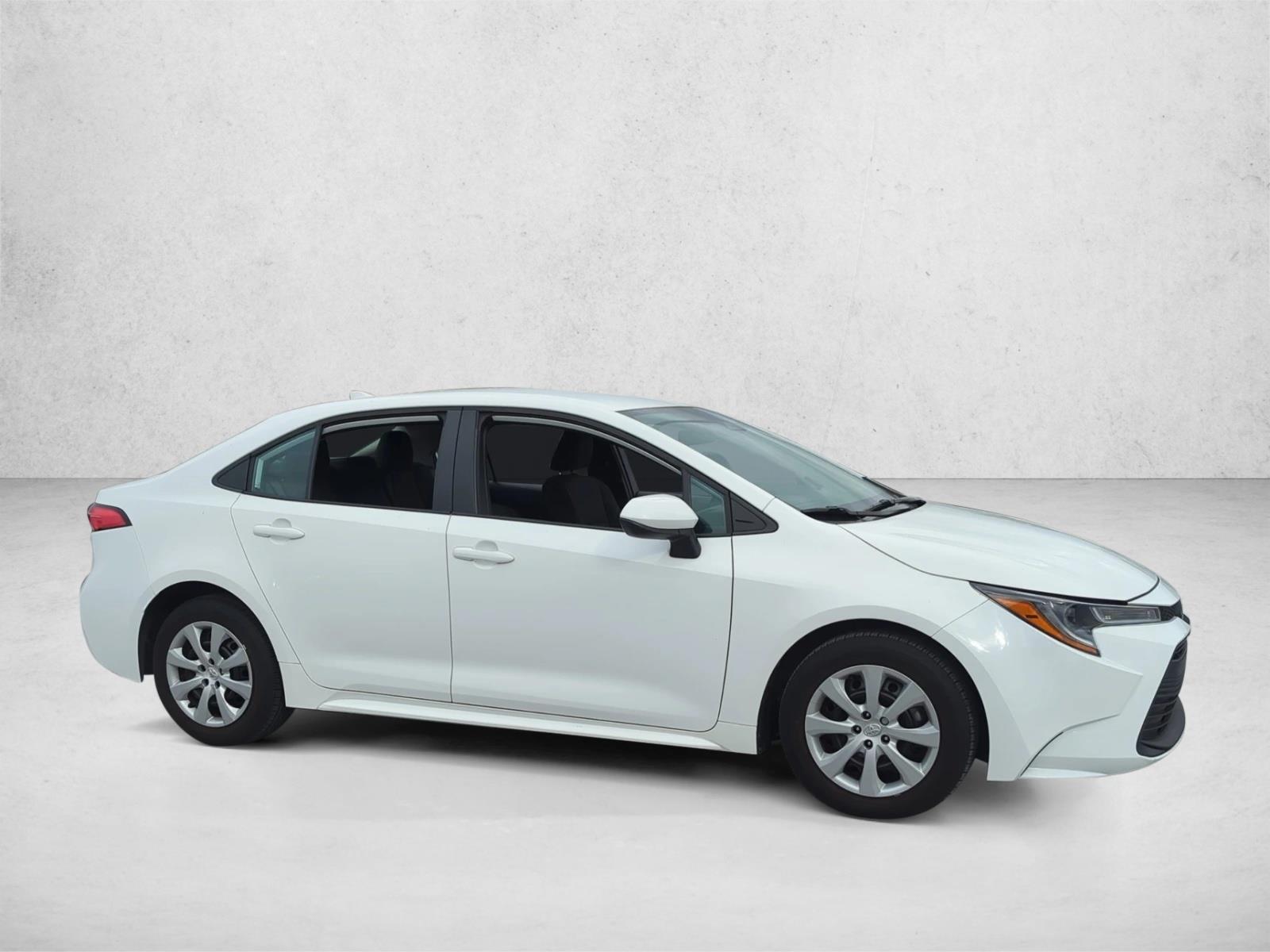 2024 Toyota Corolla LE photo 4