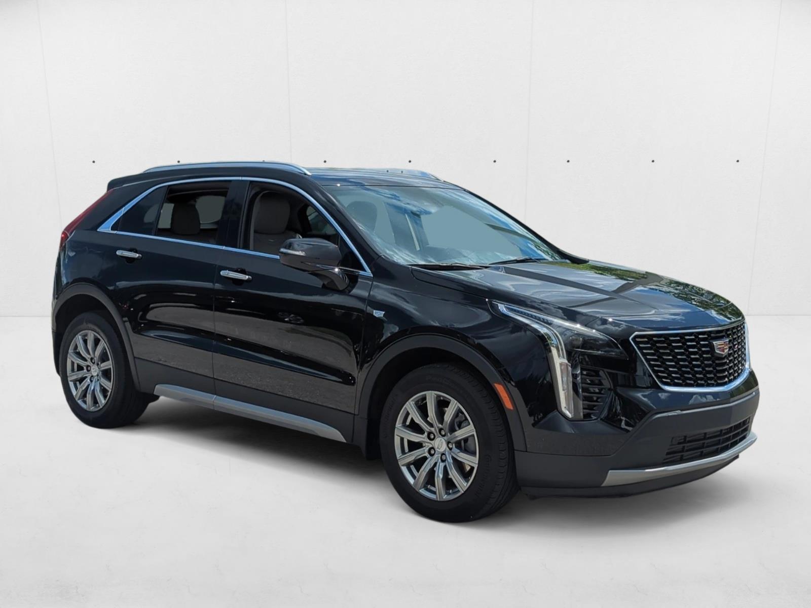 2023 Cadillac XT4 Premium Luxury photo 3