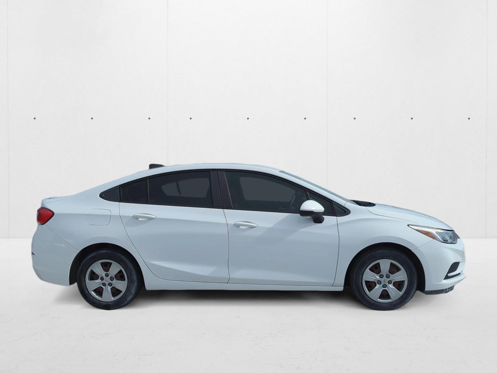 2018 Chevrolet Cruze LS photo 4