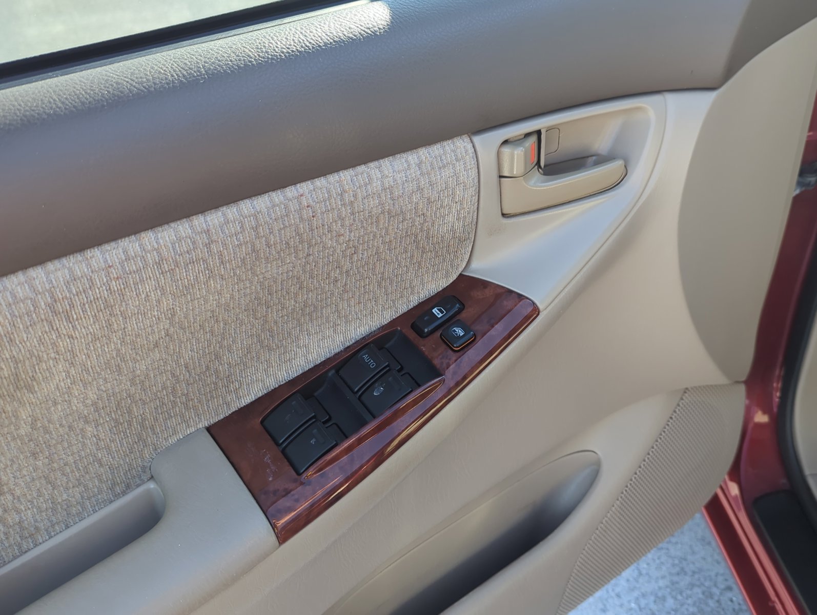 2004 Toyota Corolla CE photo 4