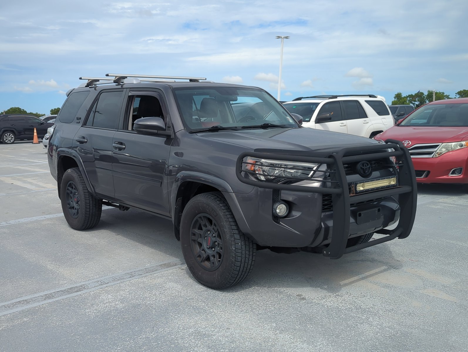 2018 Toyota 4Runner SR5 photo 4