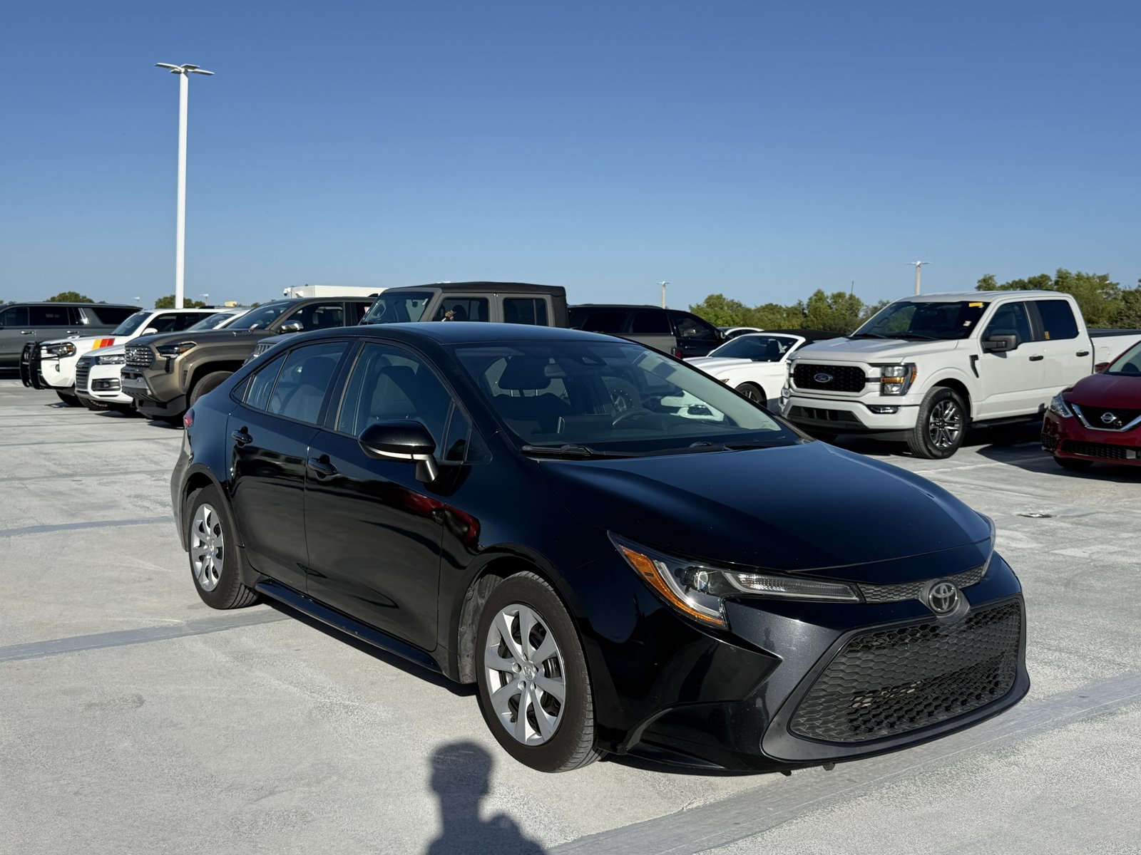 2020 Toyota Corolla LE photo 3