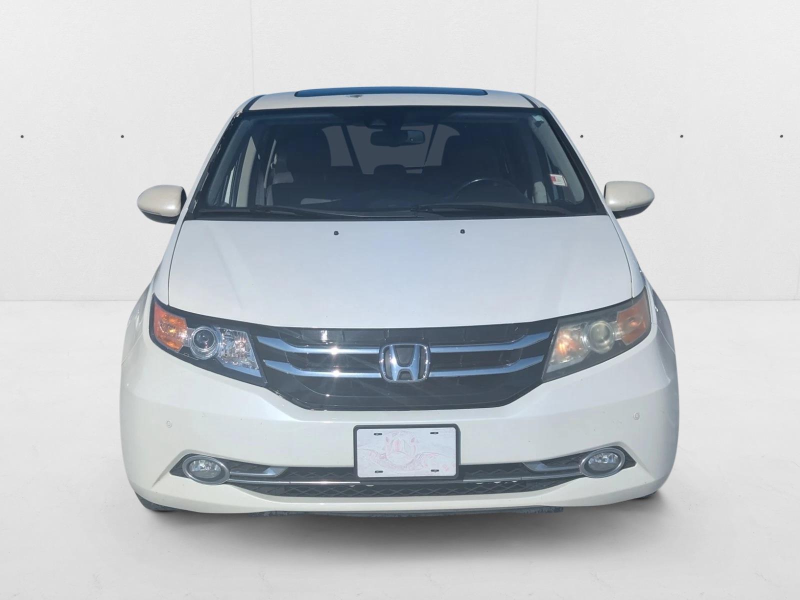 2015 Honda Odyssey Touring Elite photo 2