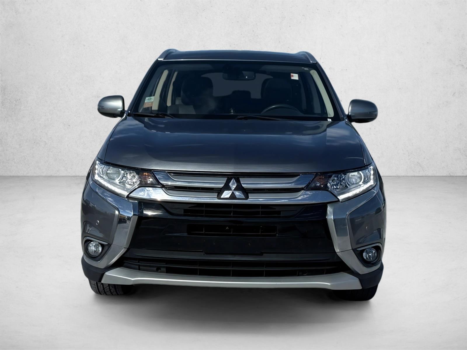 2017 Mitsubishi Outlander SEL photo 2
