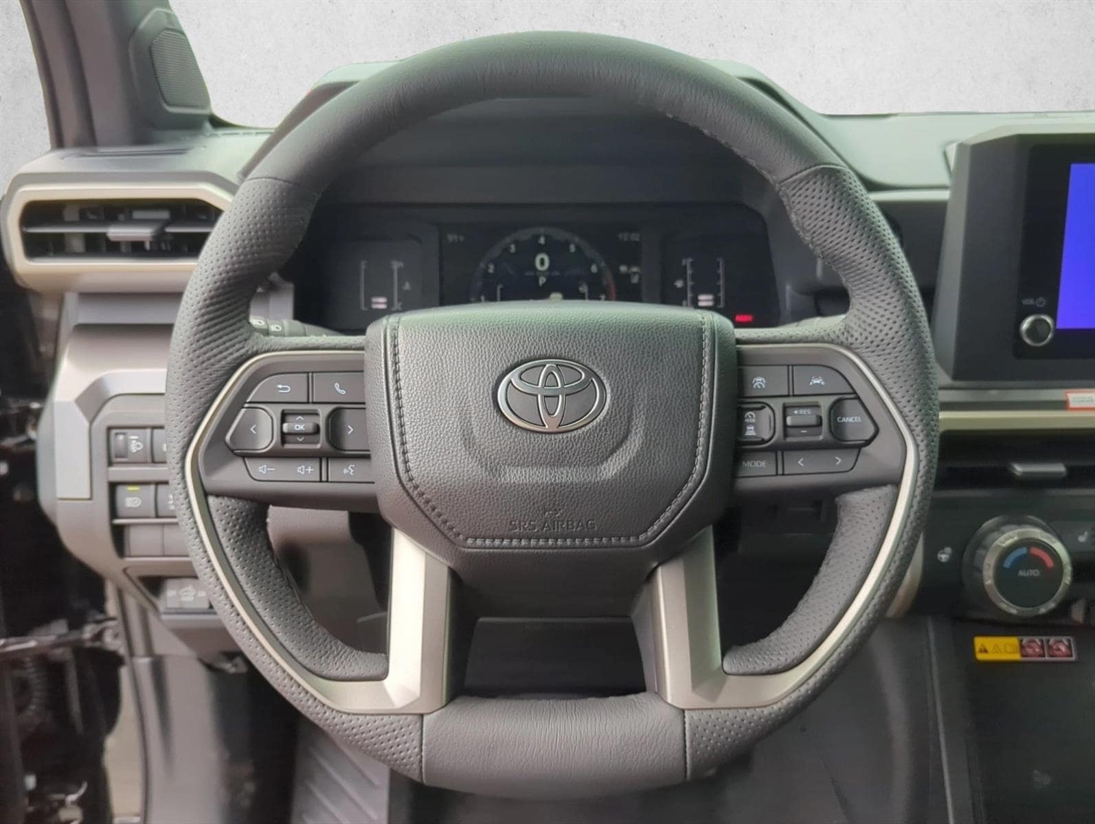 2025 Toyota Tacoma SR5 - Photo 15