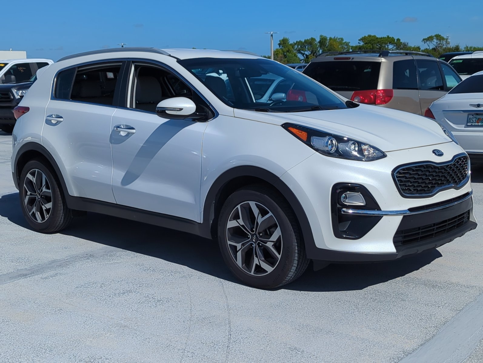 2020 Kia Sportage EX photo 3