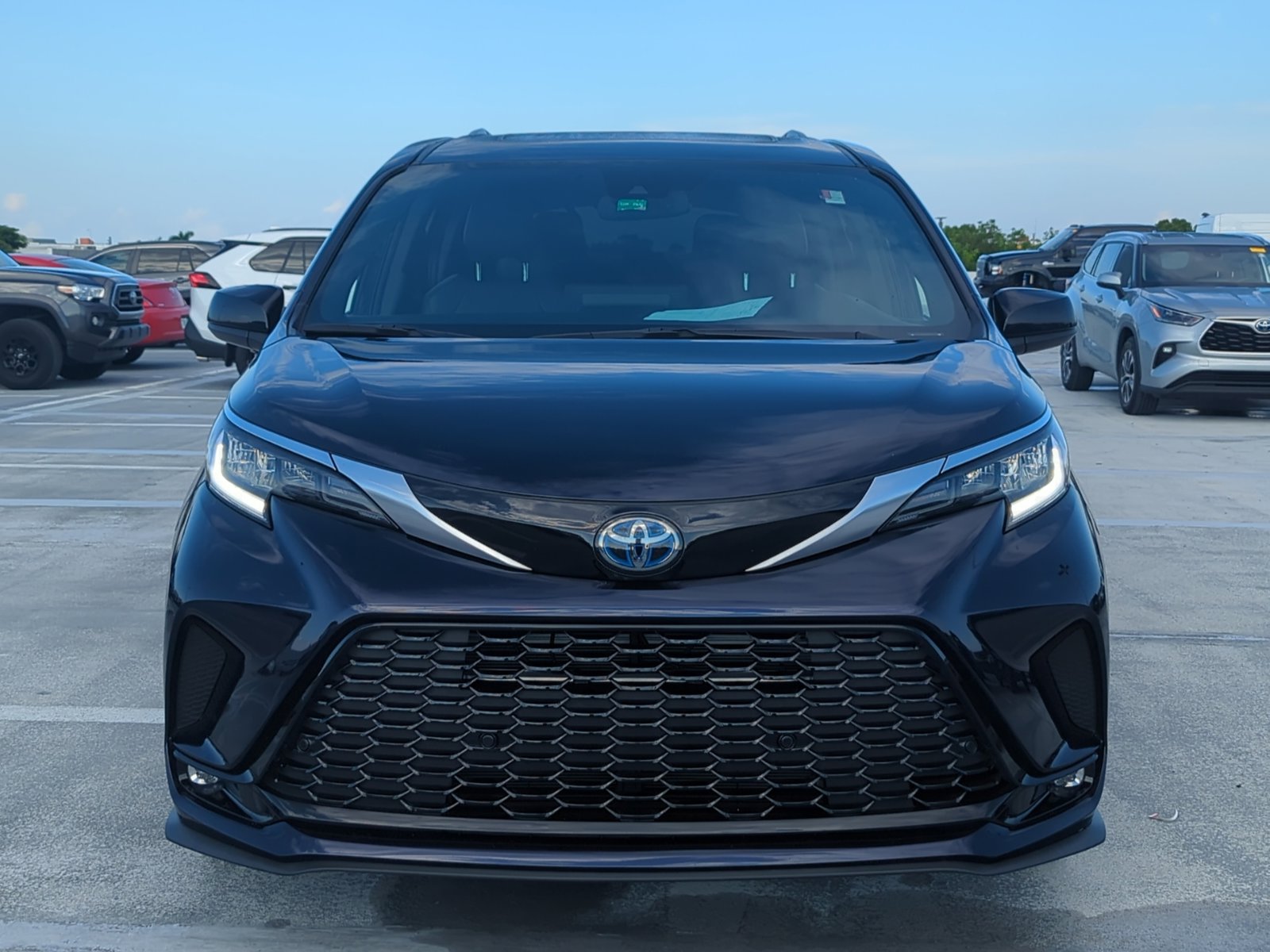 Certified 2022 Toyota Sienna XSE with VIN 5TDXRKEC9NS122038 for sale in Fort Myers, FL