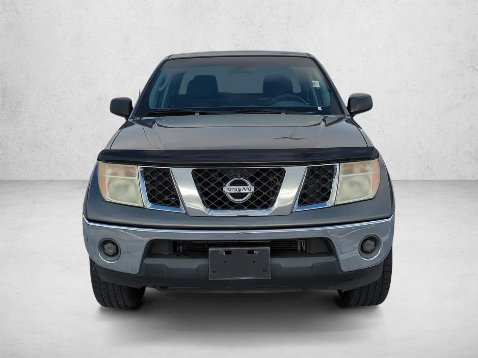 2008 Nissan Frontier SE photo 2