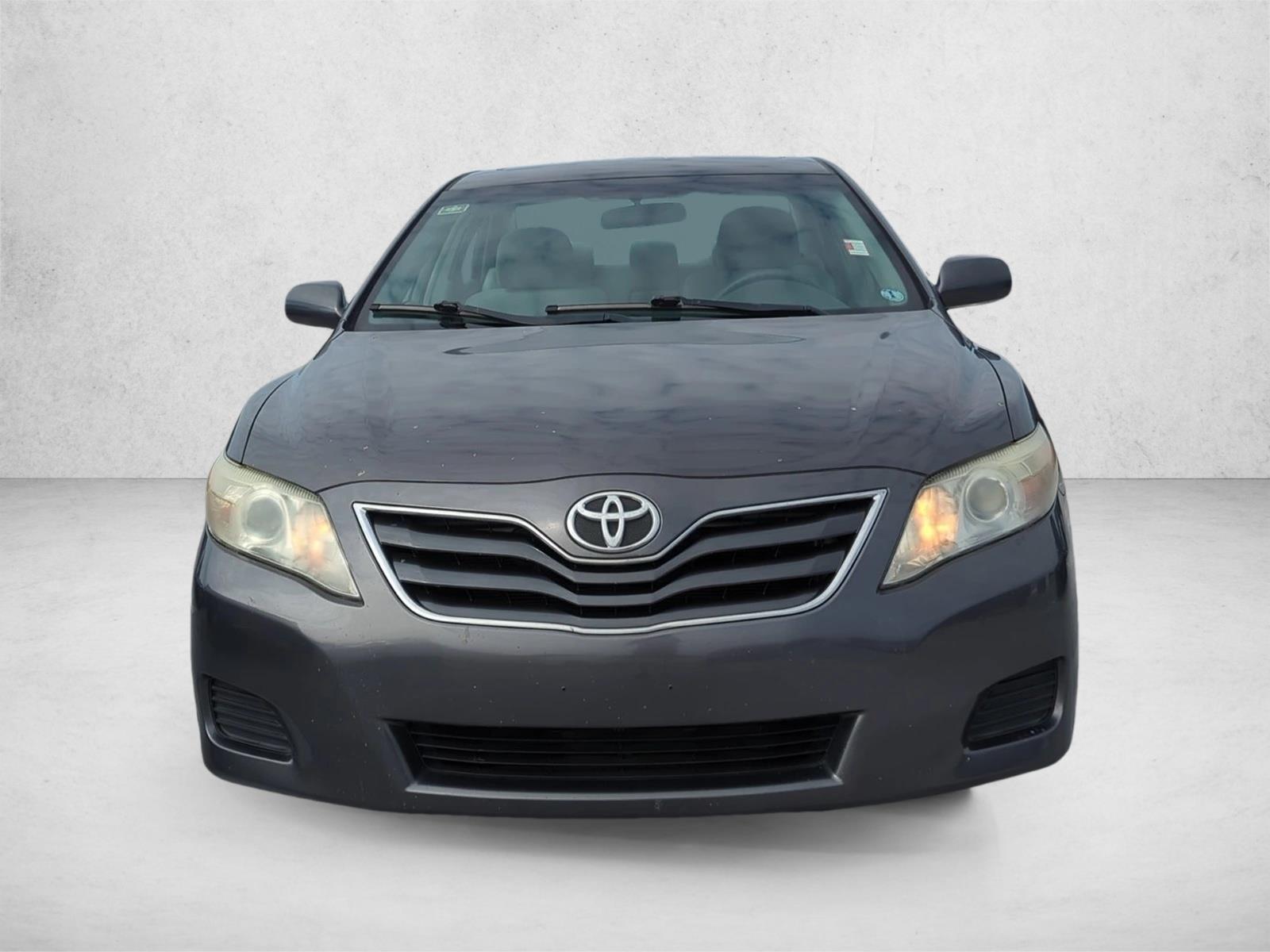 2011 Toyota Camry LE photo 2