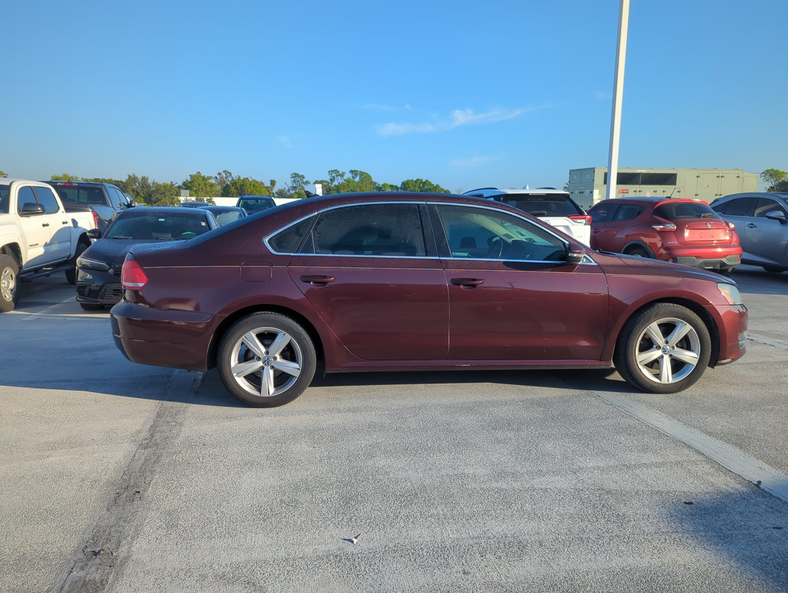2012 Volkswagen Passat SE photo 2