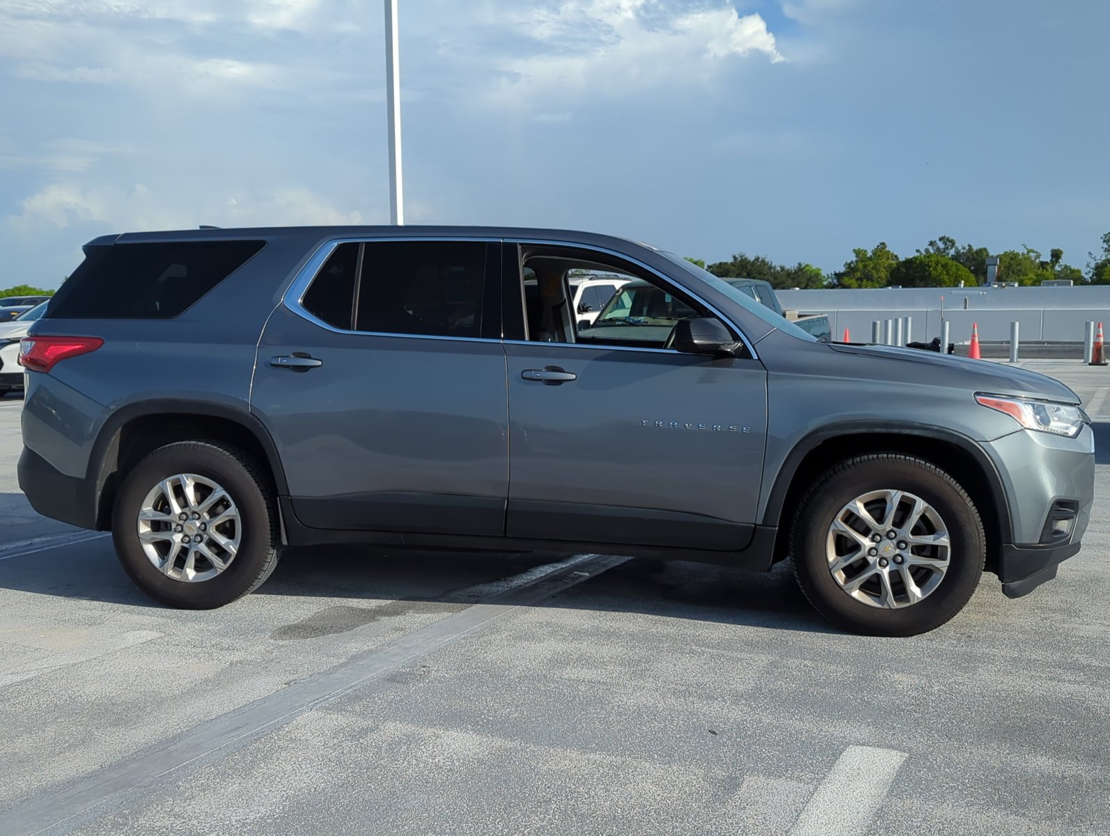 2020 Chevrolet Traverse 1LS photo 4