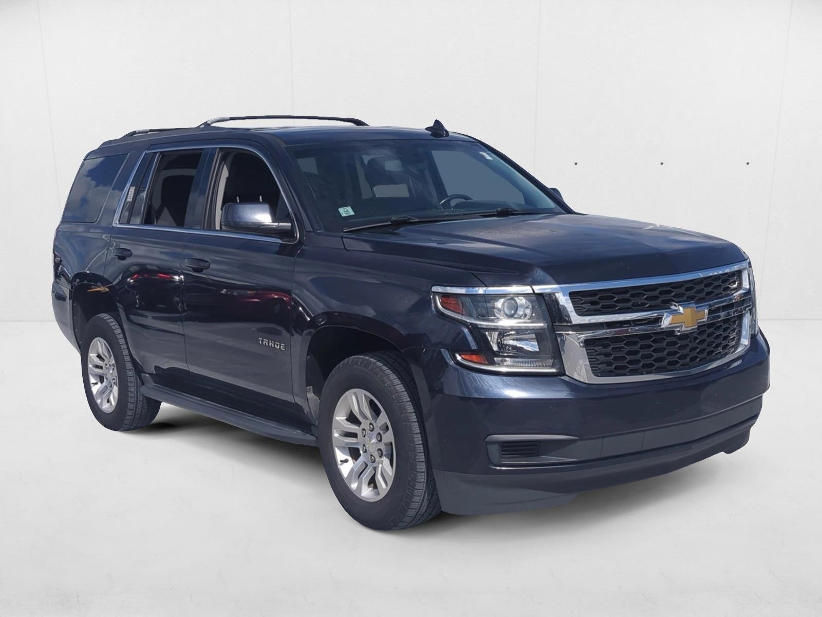 2017 Chevrolet Tahoe LS photo 3