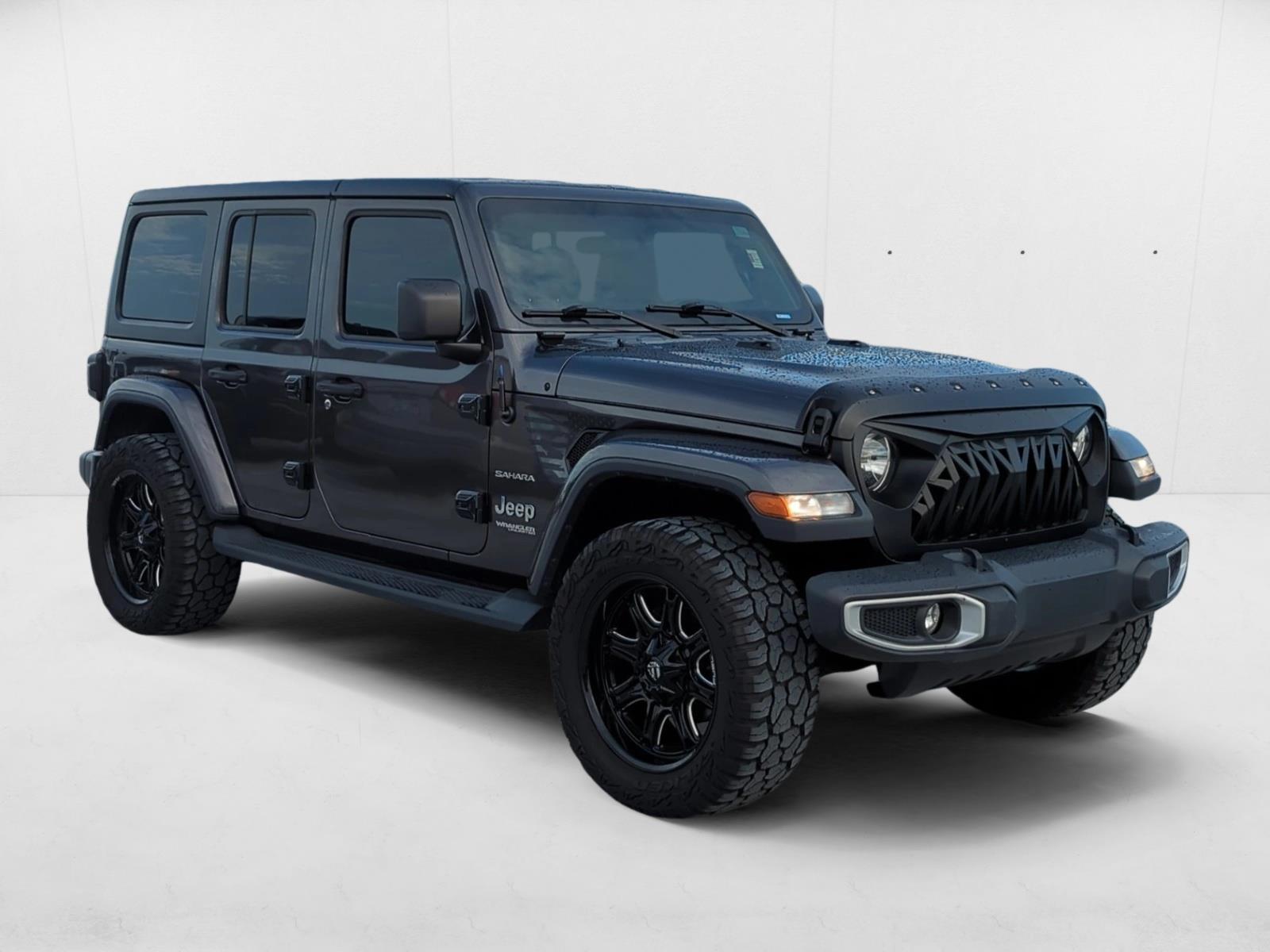 2020 Jeep Wrangler Unlimited Sahara photo 3