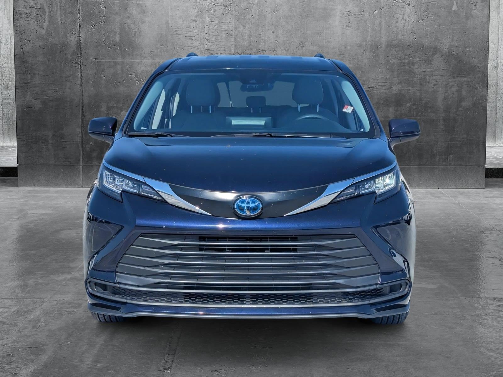 Used 2023 Toyota Sienna LE with VIN 5TDKRKEC7PS141037 for sale in Fort Myers, FL