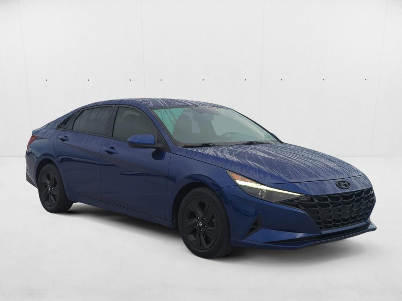 2021 Hyundai Elantra SEL photo 2