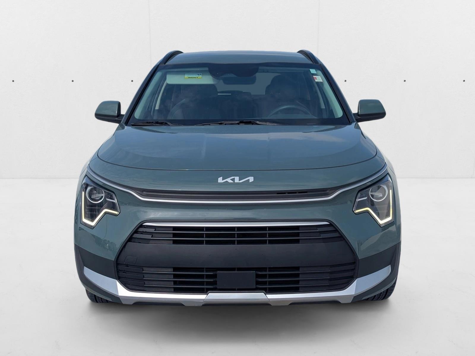 2023 Kia Niro EX photo 2