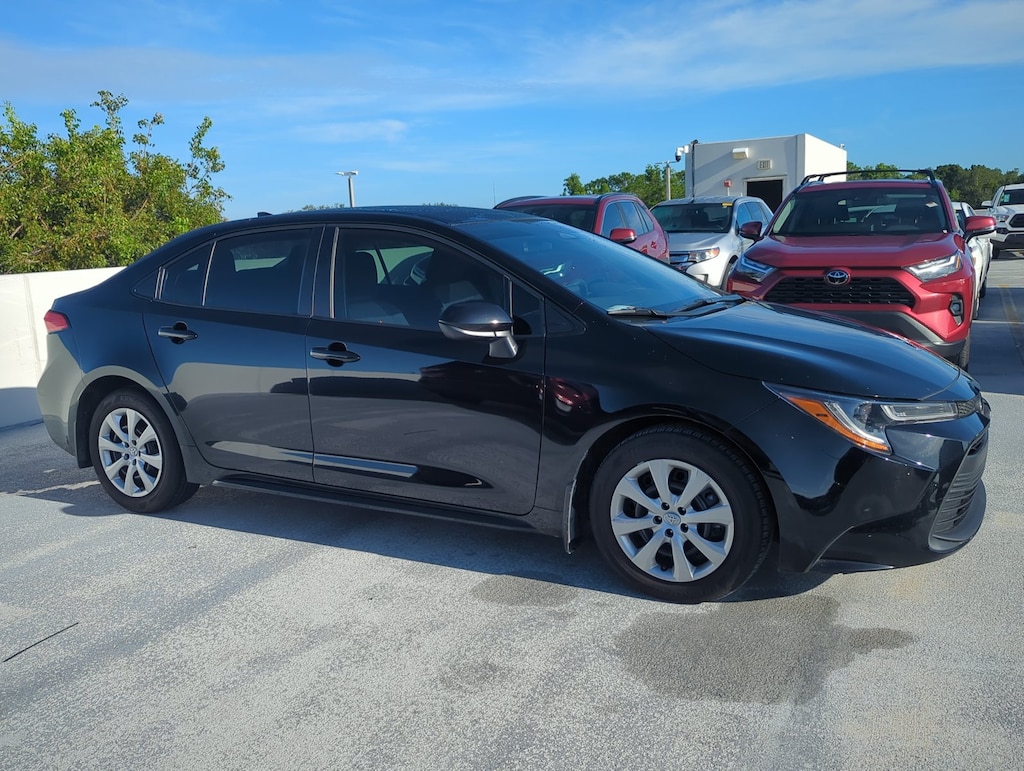 Used 2025 Toyota Corolla LE Sedan