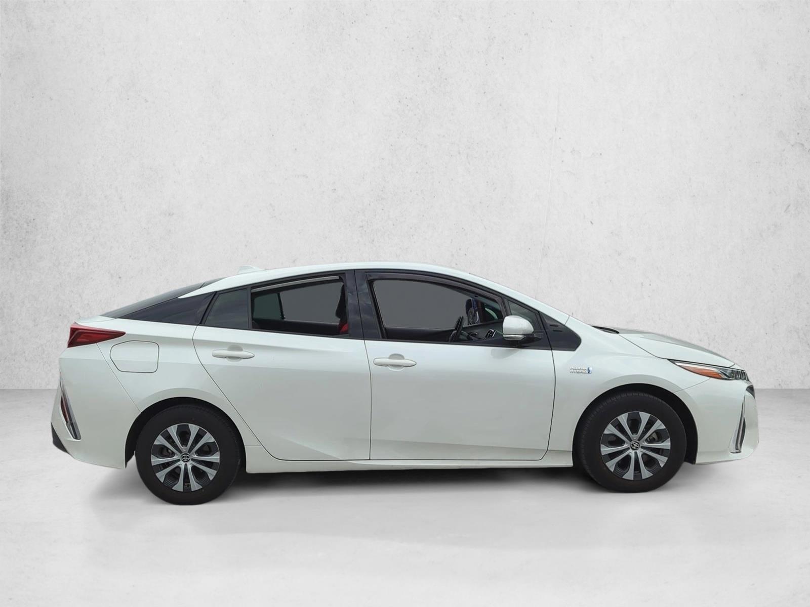 2020 Toyota Prius Prime LE photo 4