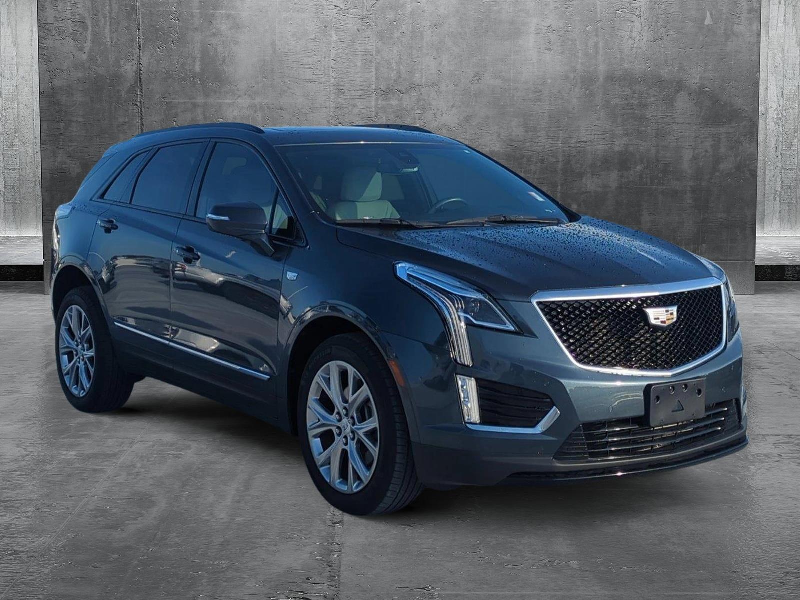 2020 Cadillac XT5 Sport photo 2