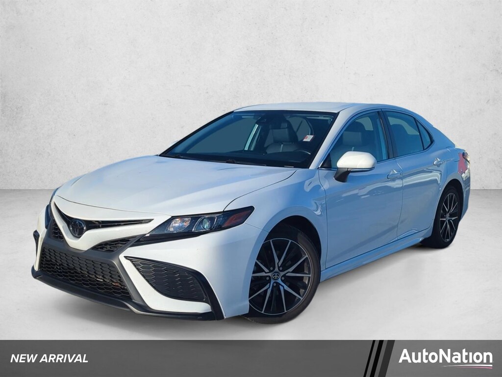 Used 2023 Toyota Camry SE Sedan