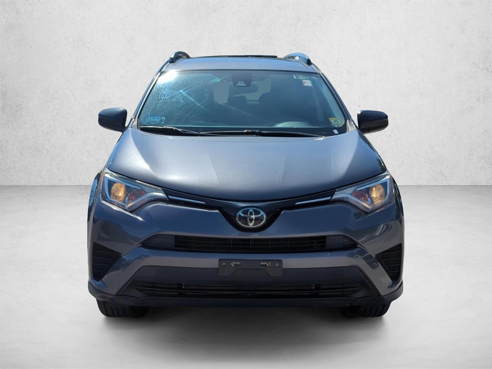 2018 Toyota RAV4 LE photo 2