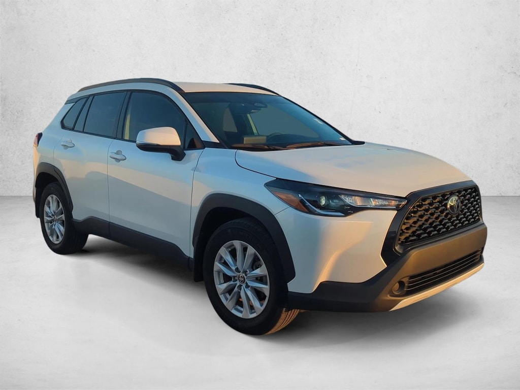 Used 2024 Toyota Corolla Cross LE SUV