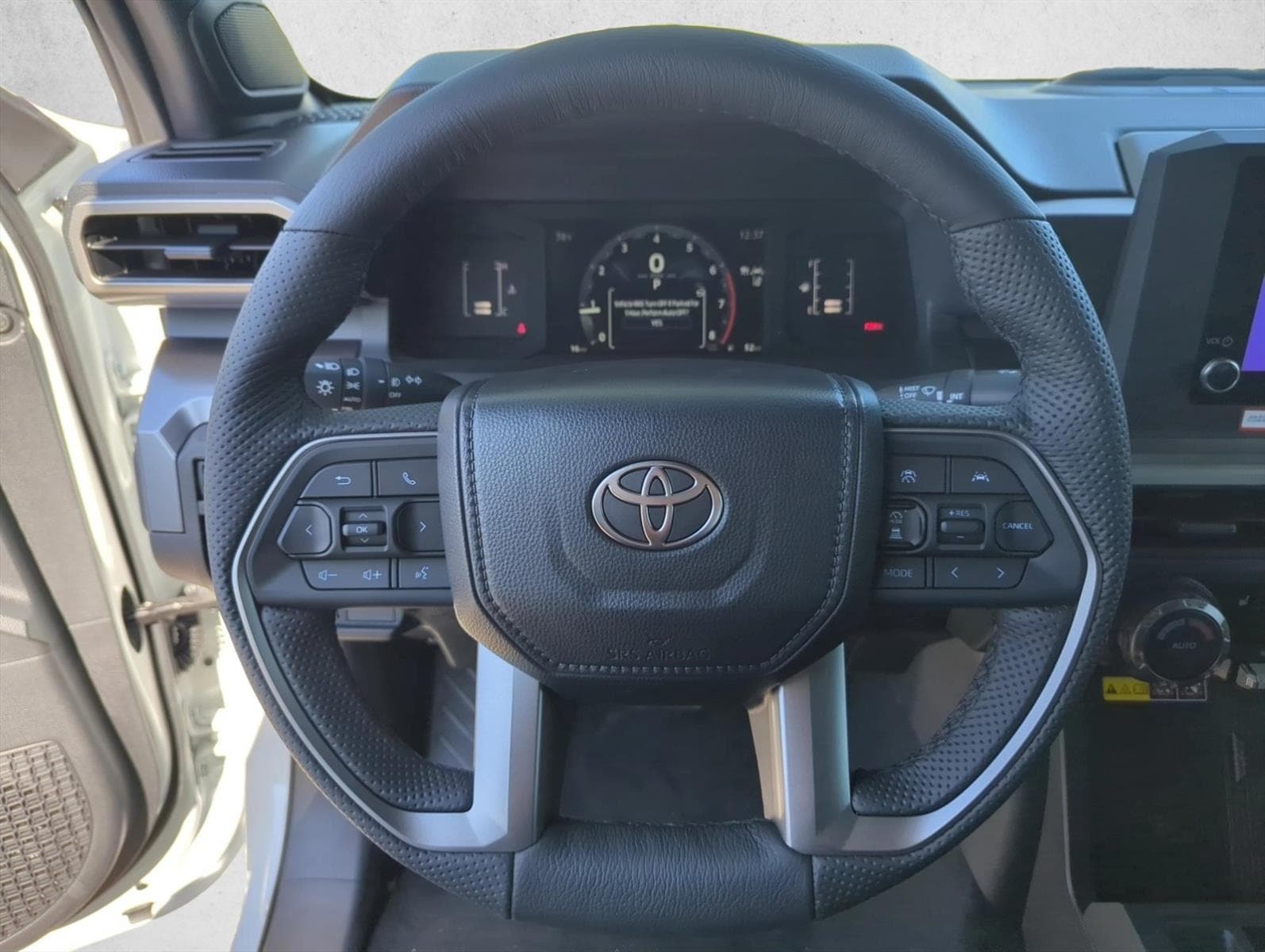 2026 Toyota Tacoma SR5 - Photo 13