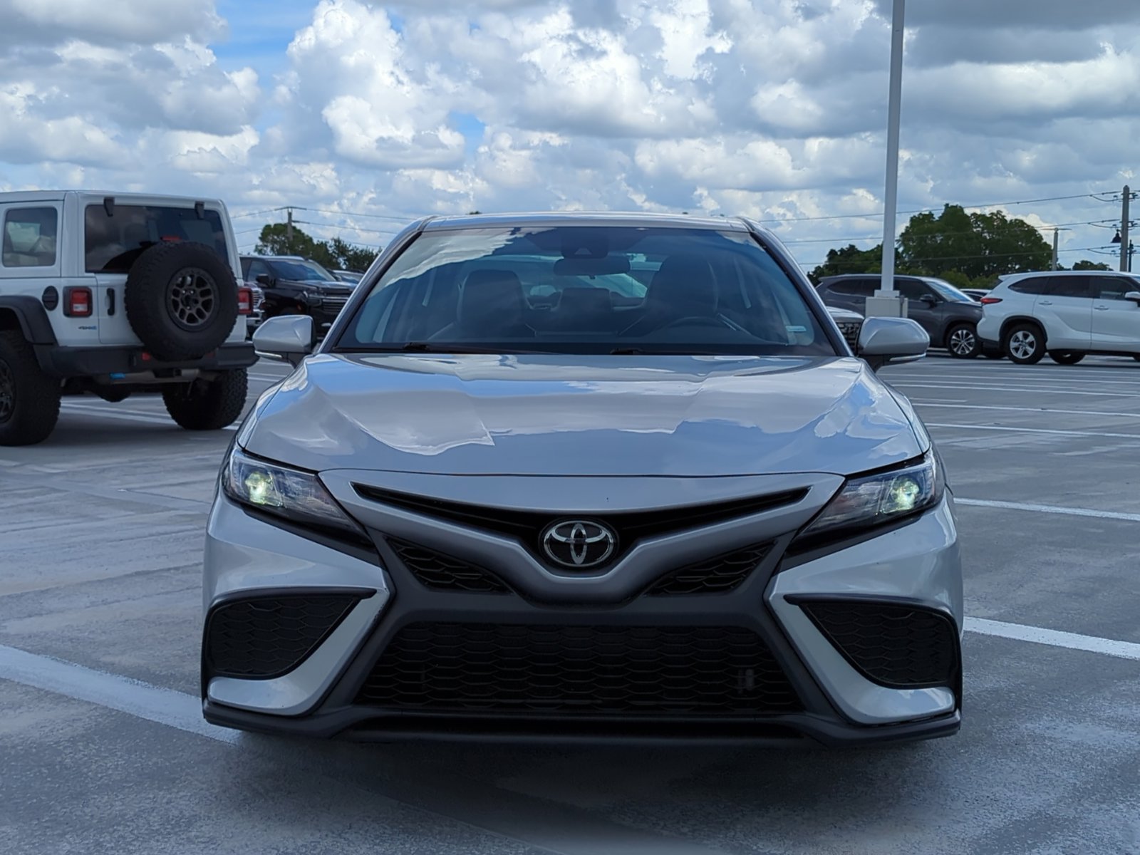 Used 2022 Toyota Camry SE with VIN 4T1G11AK1NU675062 for sale in Clearwater, FL