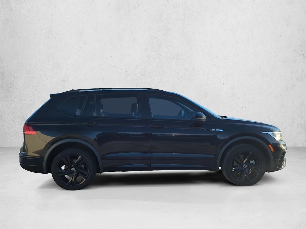 Used 2023 Volkswagen Tiguan 2.0T SE R-Line Black SUV