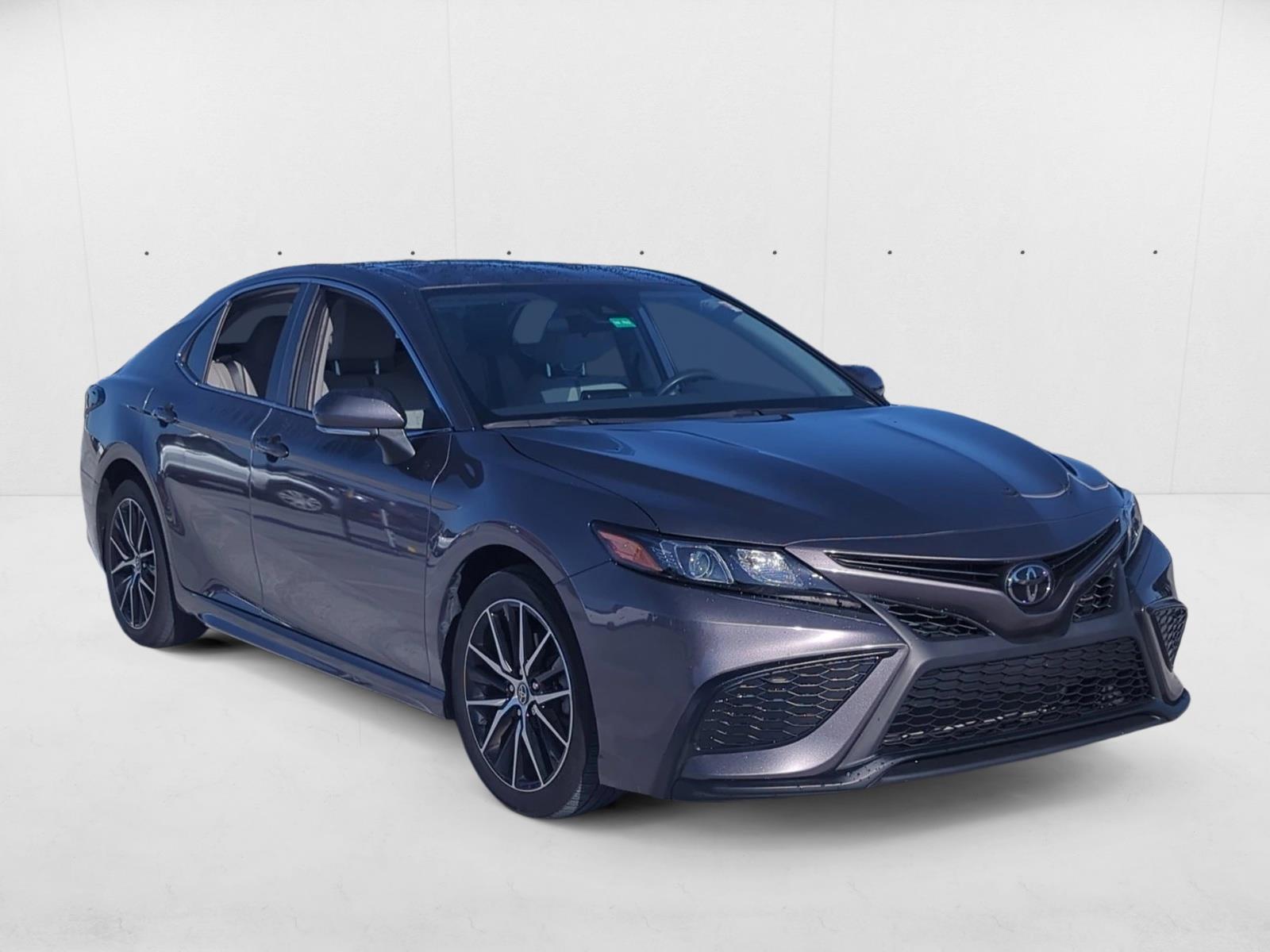 2023 Toyota Camry SE photo 3