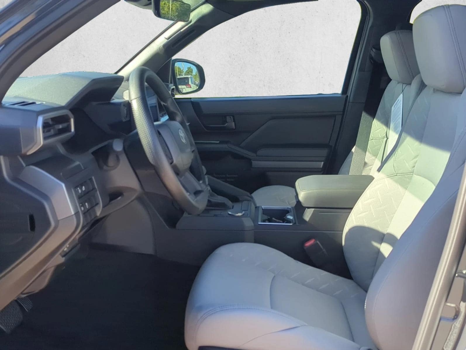 2026 Toyota Tacoma SR5 - Photo 12