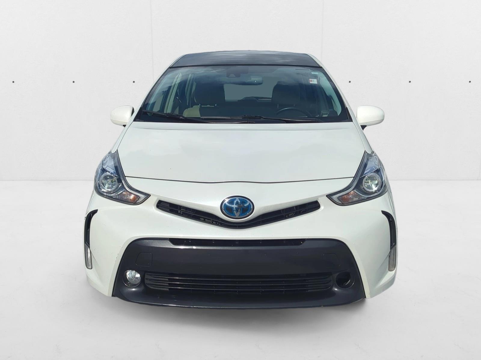2017 Toyota Prius V Five photo 2