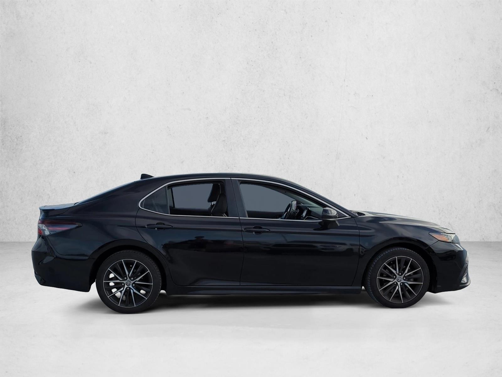2021 Toyota Camry SE photo 4