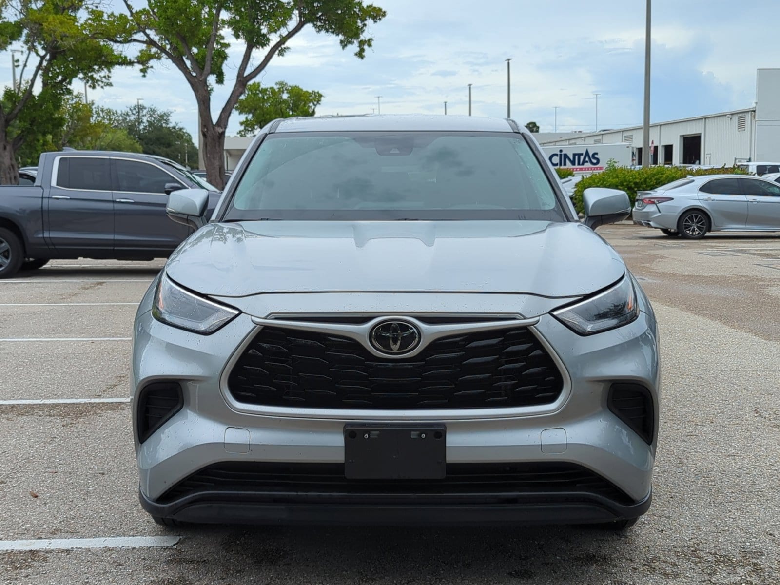 Used 2023 Toyota Highlander L with VIN 5TDKDRAH0PS000688 for sale in Fort Myers, FL