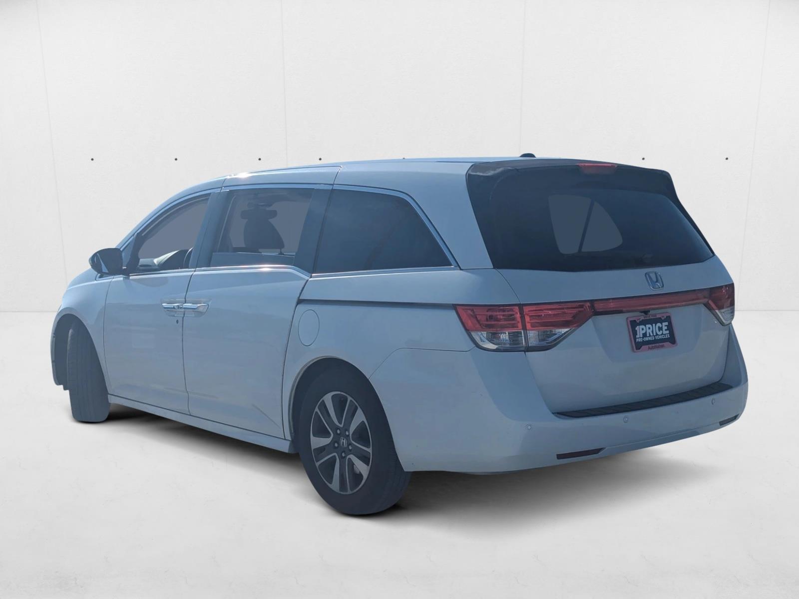 2015 Honda Odyssey Touring Elite photo 4