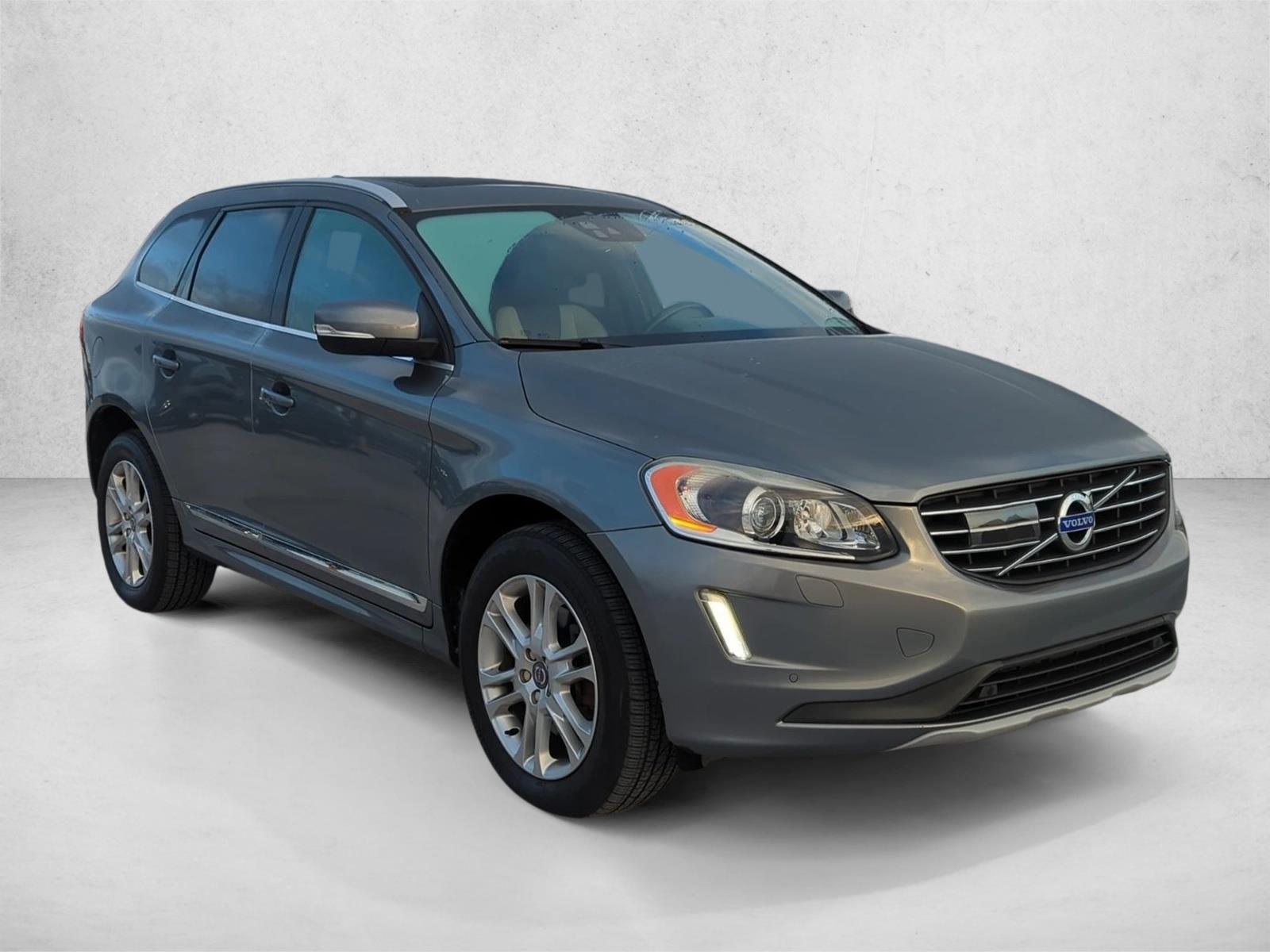 2016 Volvo XC60 T5 Drive-E Platinum photo 3