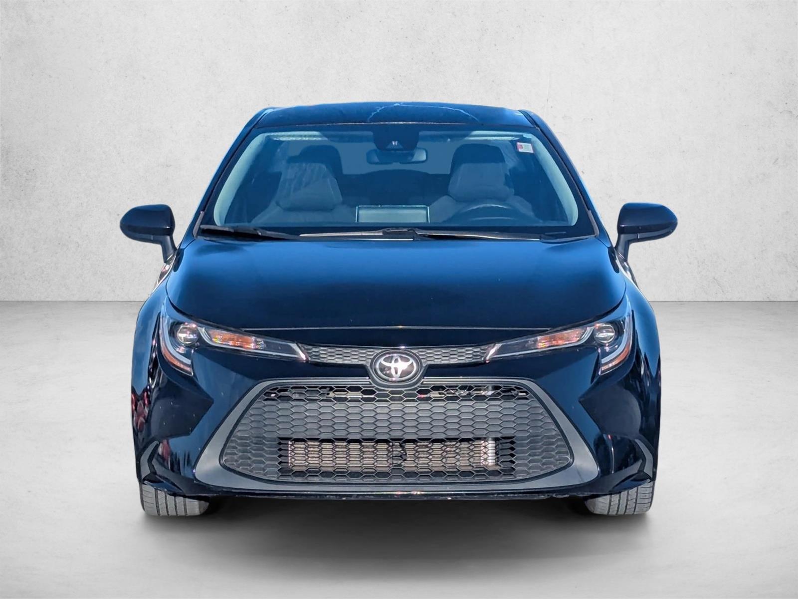 2021 Toyota Corolla LE photo 2