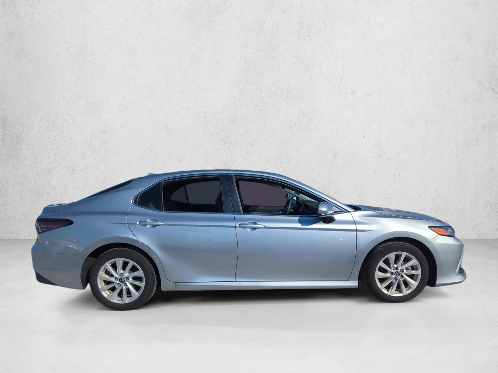 2024 Toyota Camry LE SE photo 4