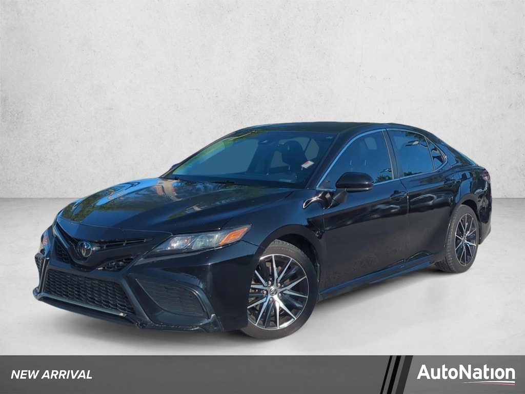 Used 2021 Toyota Camry SE Sedan
