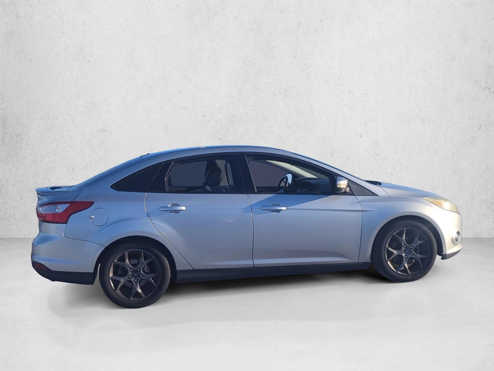 2014 Ford Focus SE photo 4
