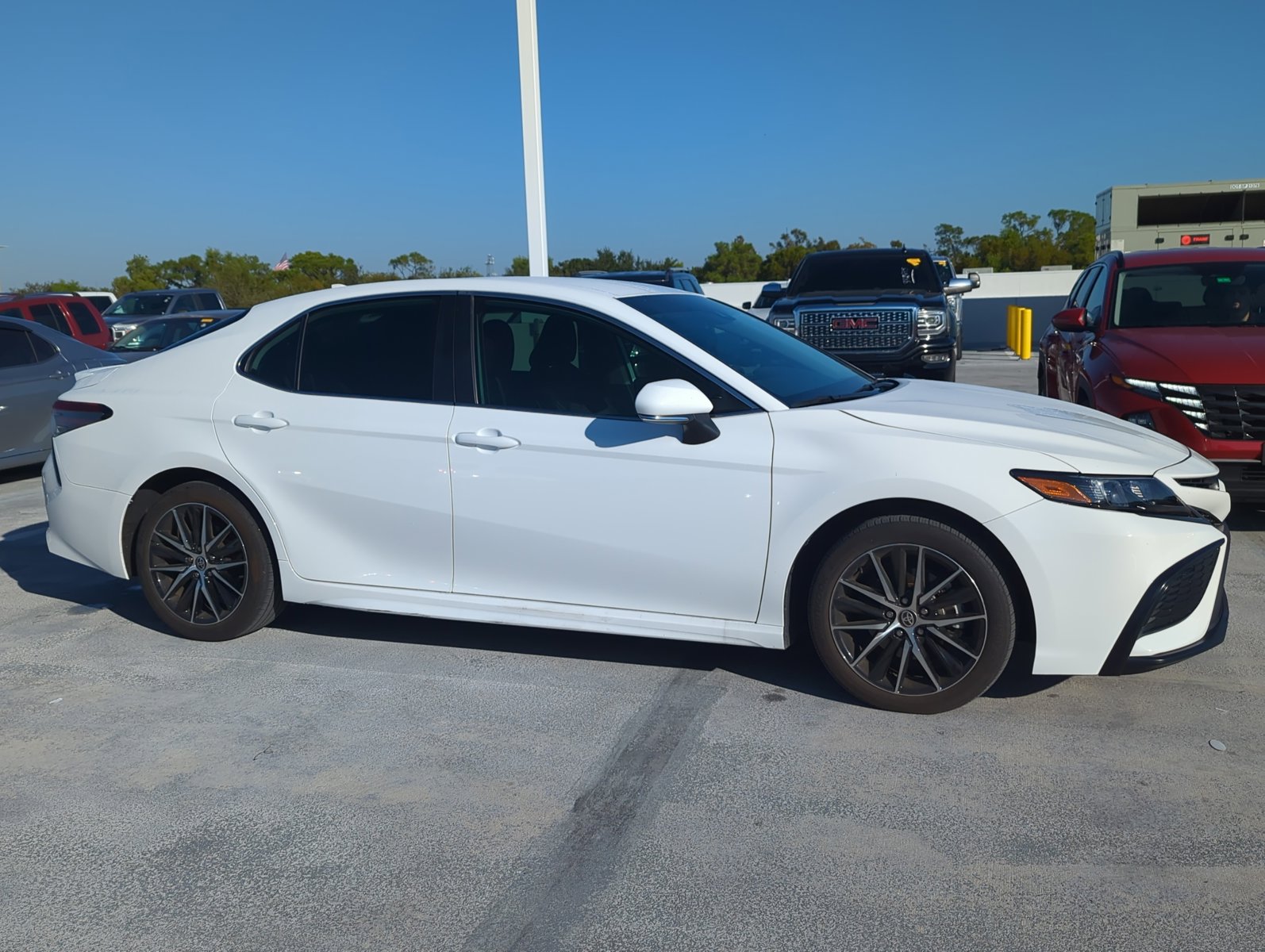 2024 Toyota Camry SE photo 4