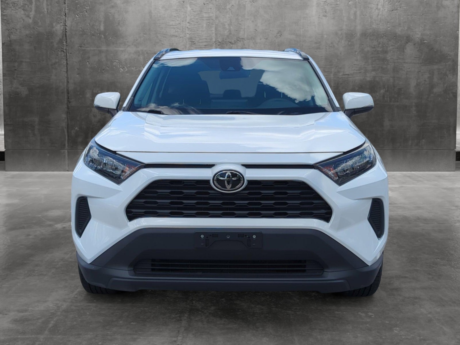 Used 2019 Toyota RAV4 LE with VIN 2T3G1RFV0KW008617 for sale in Fort Myers, FL