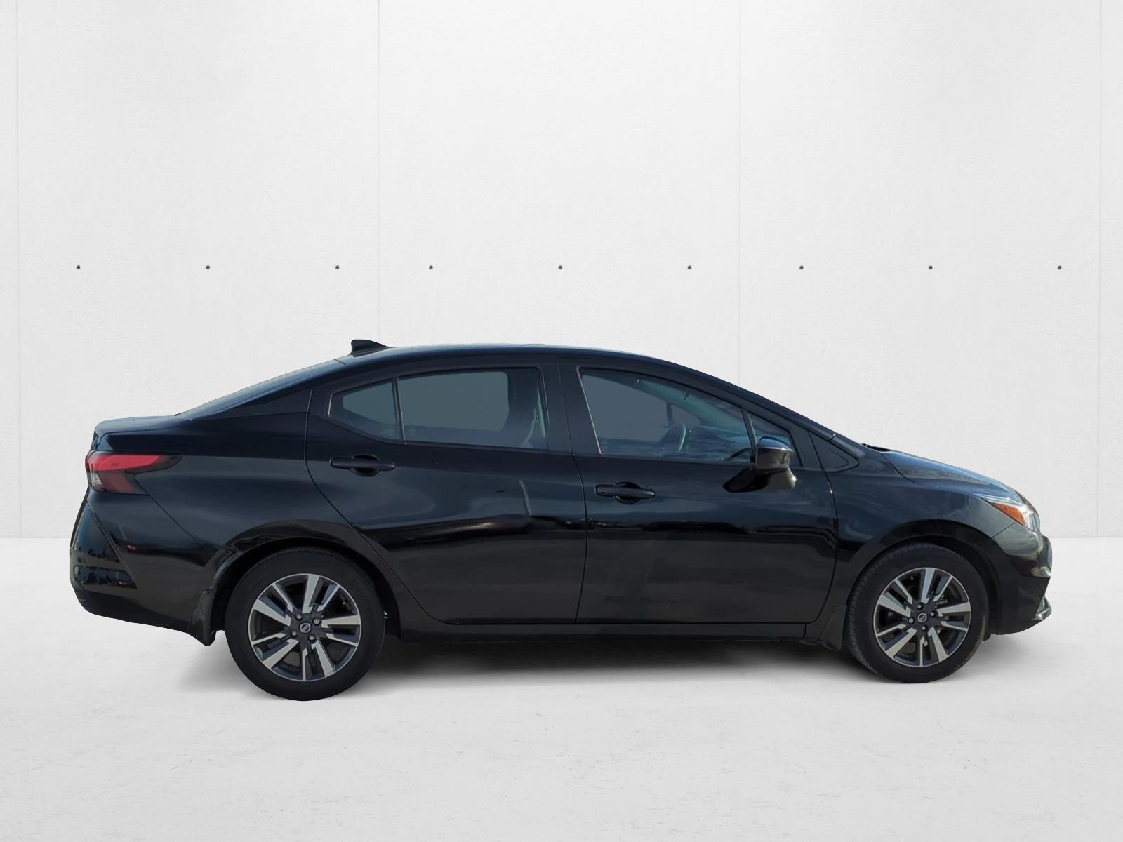 2022 Nissan Versa 1.6 SV photo 4