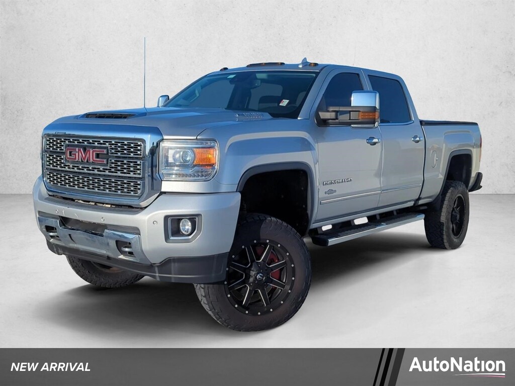 Used 2019 GMC Sierra 2500HD Denali Truck Crew Cab