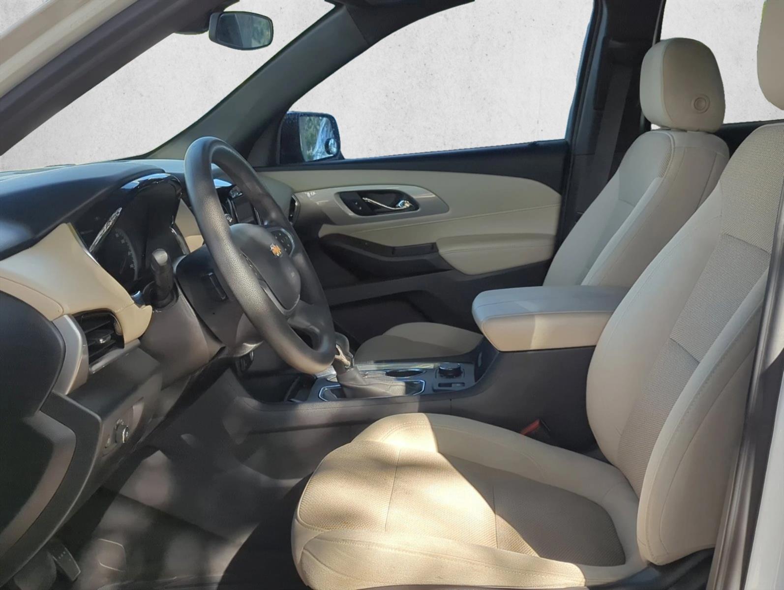 2022 Chevrolet Traverse 1LS photo 3