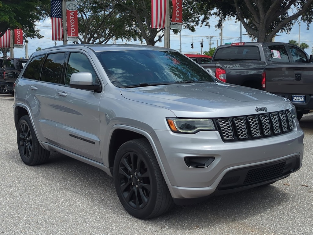Used 2020 Jeep Grand Cherokee Laredo SUV