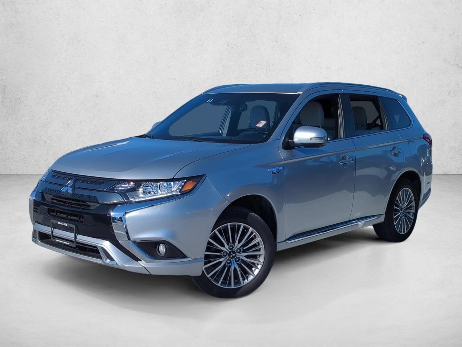2022 Mitsubishi Outlander PHEV's photo