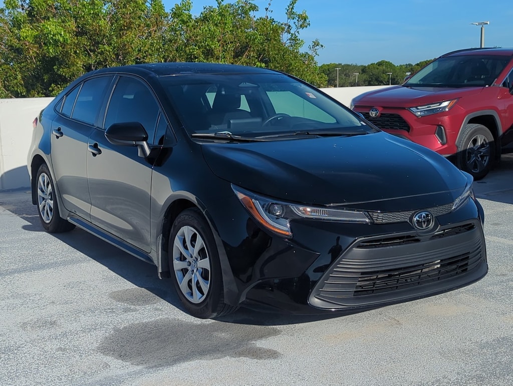 Used 2025 Toyota Corolla LE Sedan