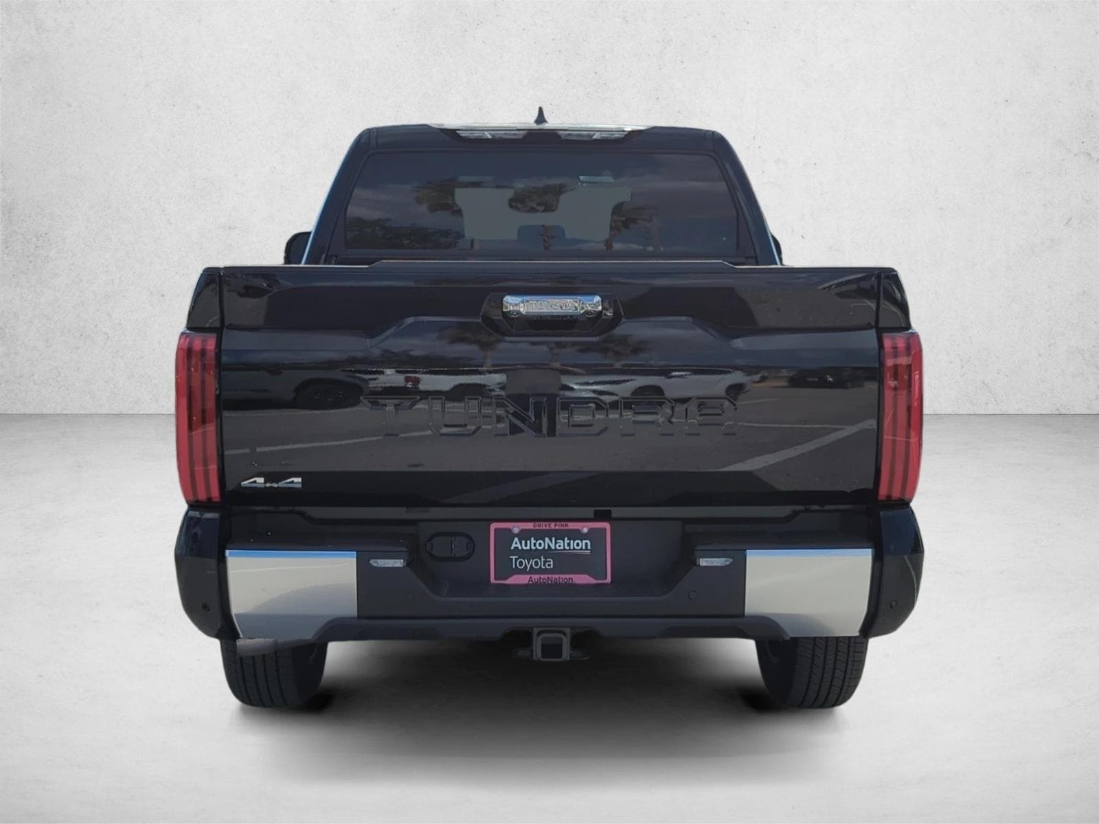 2025 Toyota Tundra Limited - Photo 8